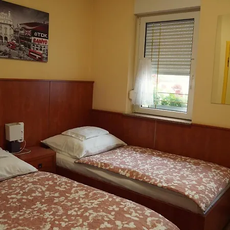 Bed & Breakfast Club Haus 502 3*